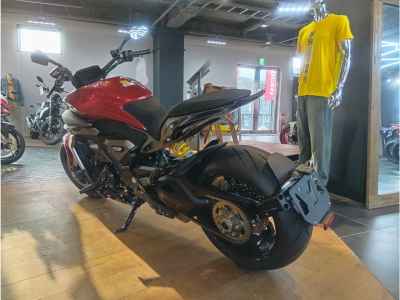 Ducati Diavel V4 2025