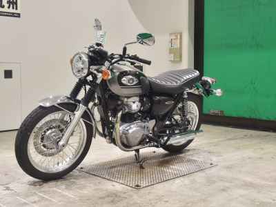 Kawasaki W800 2025