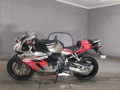 Honda CBR1000RR 2005