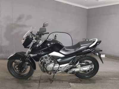Suzuki GSR250
