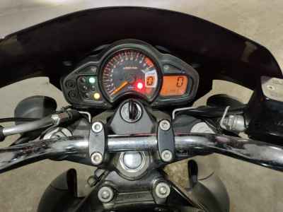 Suzuki Gladius SFV400 2013