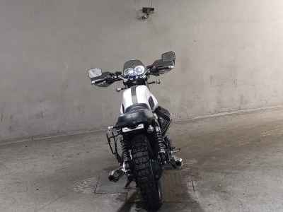 Moto Guzzi V7 Stone 2013