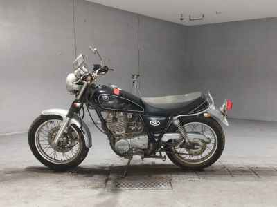 Yamaha SR400