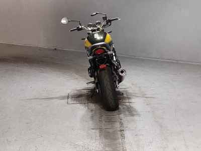 Kawasaki Z900RS 2023