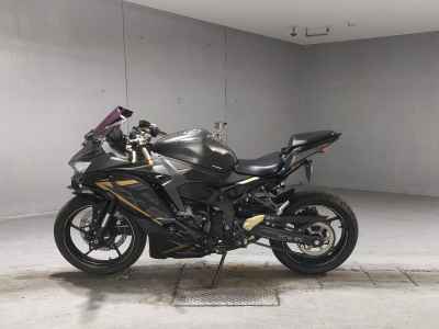 Kawasaki Ninja ZX-25R KRT Edition
