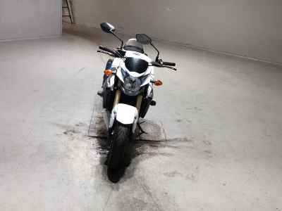 Suzuki GSR750 2013