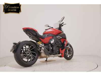Ducati Diavel V4 2023