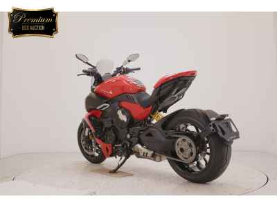 Ducati Diavel V4 2023