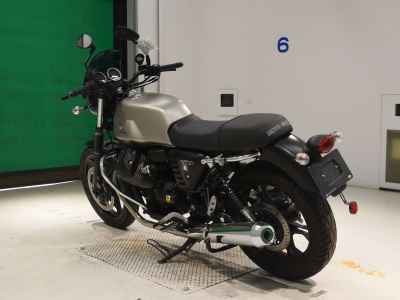 Moto Guzzi V7 Stone 2017