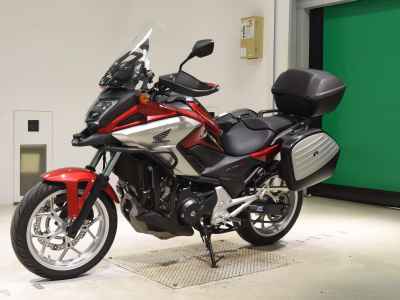 Honda NC750X 2016