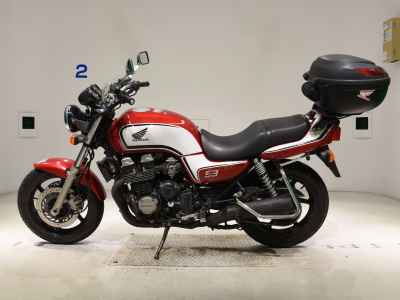 Honda CB750SF 2018