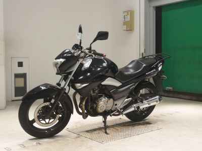 Suzuki GSR250
