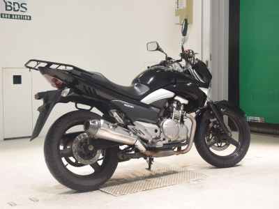 Suzuki GSR250