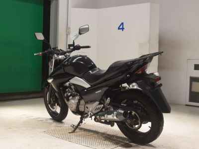 Suzuki GSR250