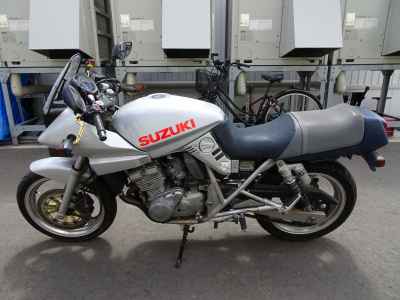 Suzuki GSX250S Katana