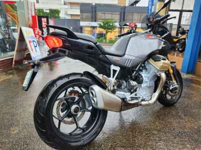 Moto Guzzi V100 Mandello 2025
