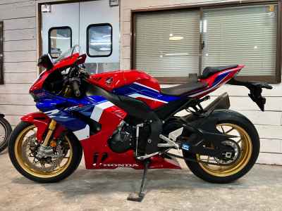 Honda CBR1000RR-R FB SP 2023