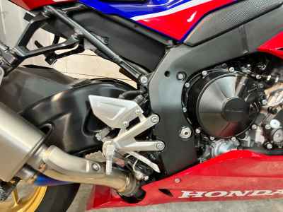 Honda CBR1000RR-R FB SP 2023
