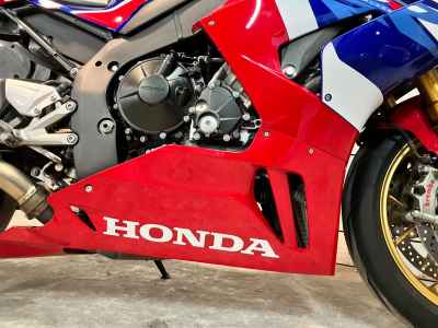 Honda CBR1000RR-R FB SP 2023