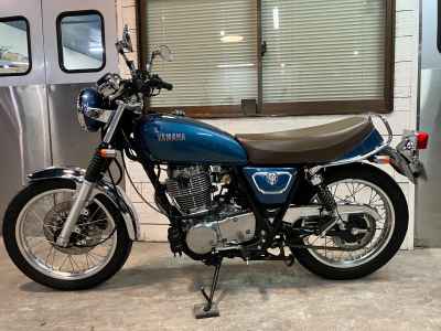 Yamaha SR400 2020