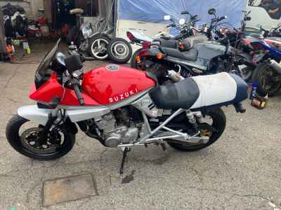Suzuki GSX250S Katana