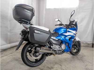 Suzuki GSR250F