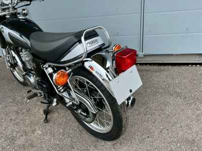 Yamaha SR400 2021