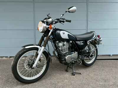 Yamaha SR400 2021