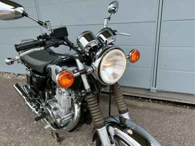 Yamaha SR400 2021