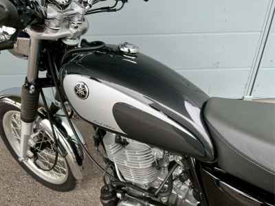 Yamaha SR400 2021