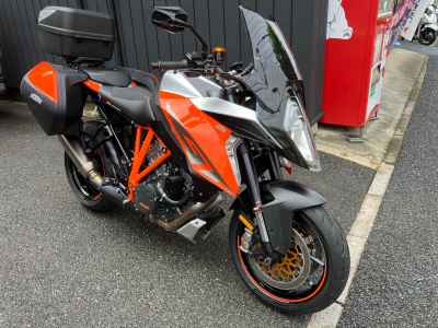 KTM 1290 Super Duke GT 2016