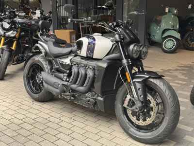 Triumph Rocket 3 R E-EVUL 2025