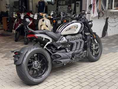 Triumph Rocket 3 R E-EVUL 2025
