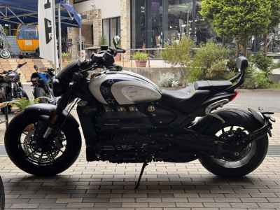Triumph Rocket 3 R E-EVUL 2025
