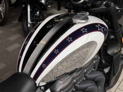 Triumph Rocket 3 R E-EVUL 2025