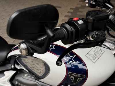 Triumph Rocket 3 R E-EVUL 2025
