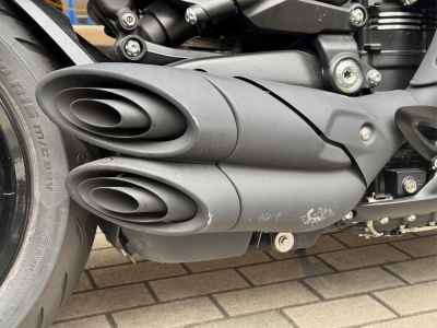 Triumph Rocket 3 R E-EVUL 2025