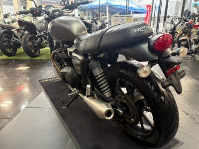 Triumph Speed Twin 900 2023