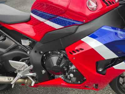 Honda CBR1000RR-R FB SP 2024