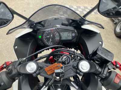 Yamaha YZF-R25 2016