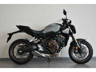 Honda CB650R E-Clutch 2024
