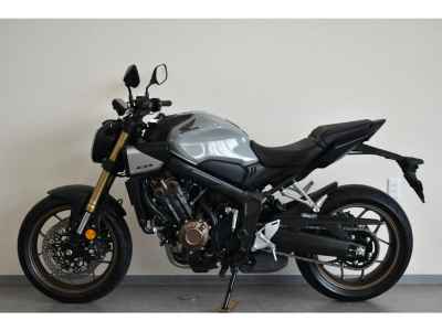 Honda CB650R E-Clutch 2024