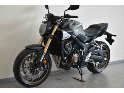 Honda CB650R E-Clutch 2024