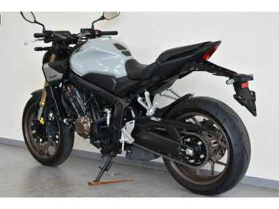 Honda CB650R E-Clutch 2024