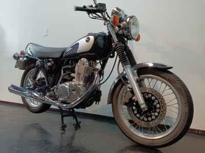 Yamaha SR400 2021