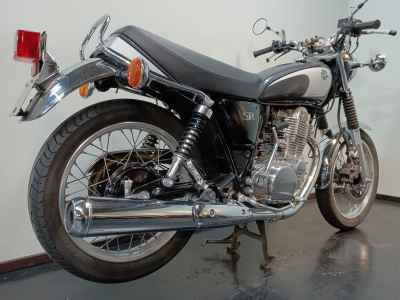 Yamaha SR400 2021