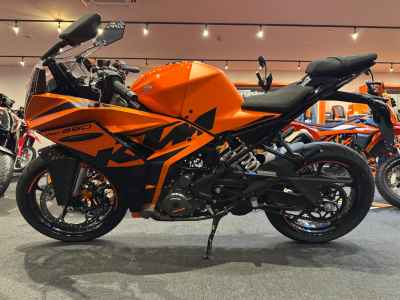 KTM RC 390 2022