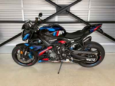 BMW M1000R 2023