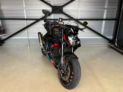 BMW M1000R 2023