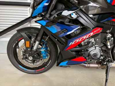 BMW M1000R 2023